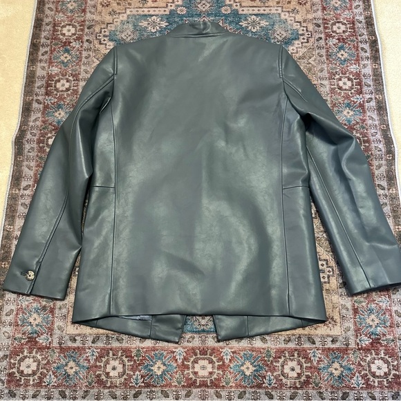 Aritzia Babaton Lauch Blazer SMOKY EMERALD
GREEN Size Small Faux Leather - Picture 10 of 10